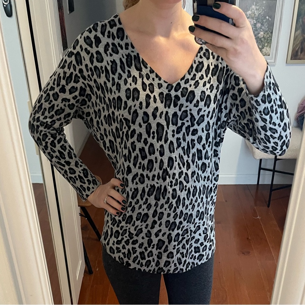 Joie Grey & Black Oversized Cheetah Print V Neck Sweater - Picture 4 of 6